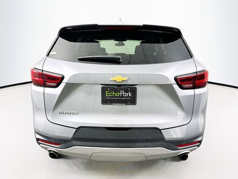 Used 2025 Chevrolet Blazer LT FWD image 7