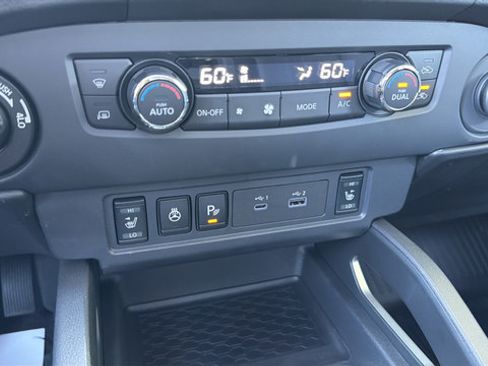 Used 2024 Nissan Frontier SL w/ Technology Package AWD/4WD image 26