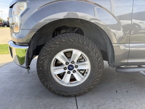 Used 2015 Ford F150 XLT image 4