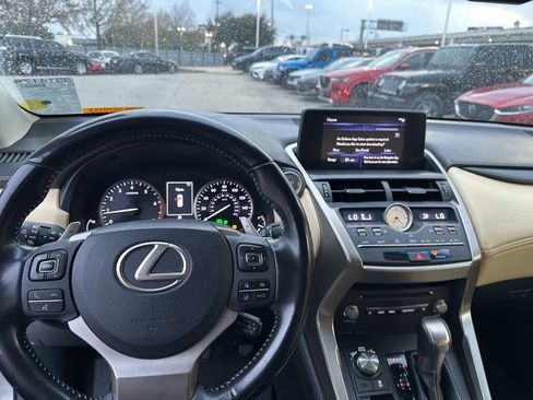 Used 2018 Lexus NX 300 FWD image 10