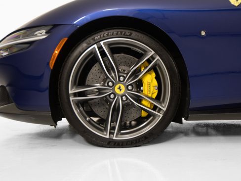 Certified 2025 Ferrari Roma Spider RWD image 10
