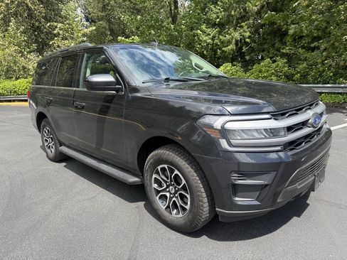 Used 2022 Ford Expedition XLT AWD/4WD image 9