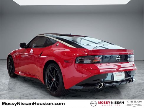 New 2025 Nissan Z Performance w/ Floor Mat Package image 2