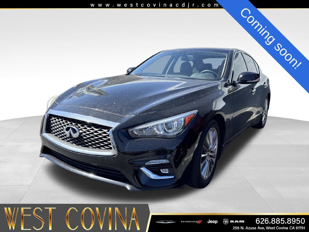 Used 2018 INFINITI Q50 Luxe w/ Essential Package (3.0T Luxe) RWD image 3
