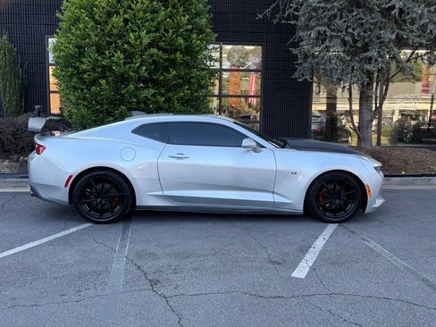 Used 2018 Chevrolet Camaro LT RWD image 21