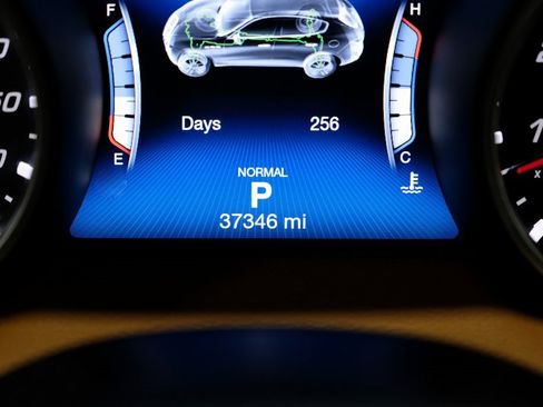 Used 2020 Maserati Levante image 19