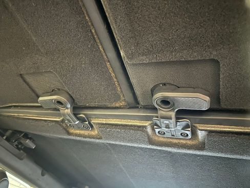 Used 2022 Ford Bronco Everglades image 16