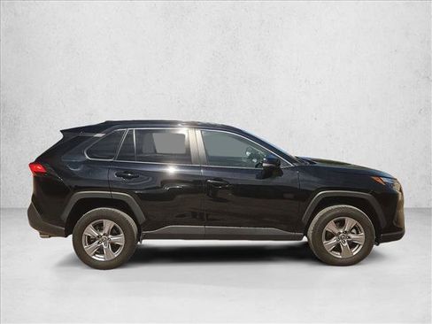 Used 2025 Toyota RAV4 XLE FWD image 4