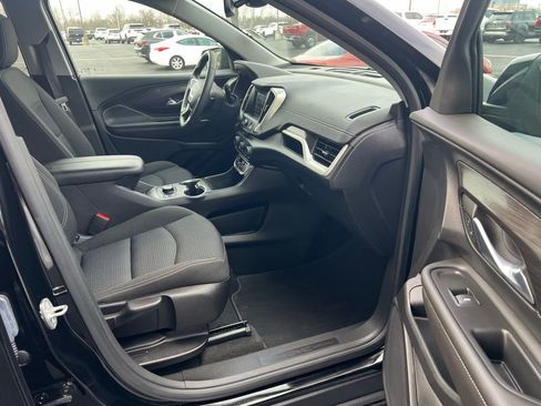 Used 2023 GMC Terrain SLE w/ Driver Convenience Package image 10