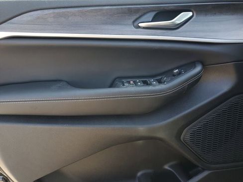 New 2026 Jeep Grand Cherokee Altitude AWD/4WD image 22