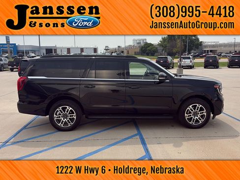 Used 2025 Ford Expedition Max Active AWD/4WD image 5