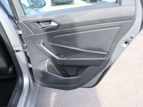 Used 2024 Volkswagen Jetta SE w/ Panoramic Sunroof Package image 12