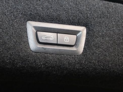 Used 2023 BMW 740i w/ Parking Assistance Package image 71