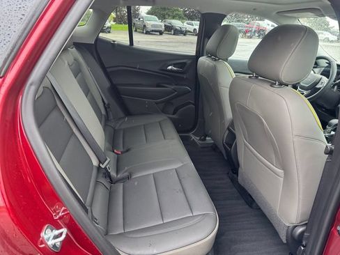 Used 2024 Chevrolet Trax ACTIV w/ Sunroof Package FWD image 18