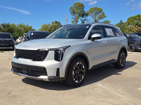 New 2026 Kia Sorento S image 4