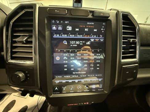 Used 2017 Ford F250 XLT w/ Snow Plow Prep Package AWD/4WD image 12