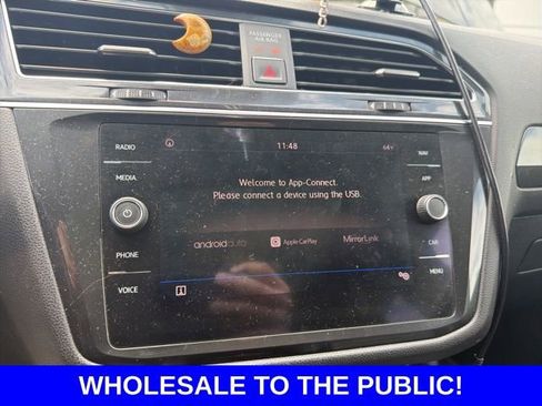 Used 2018 Volkswagen Tiguan SEL Premium FWD image 24