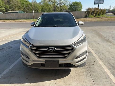 Used 2017 Hyundai Tucson Limited w/ Limited Ultimate Package 03 image 2
