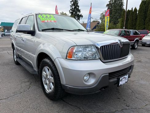 Used 2004 Lincoln Navigator Luxury image 3