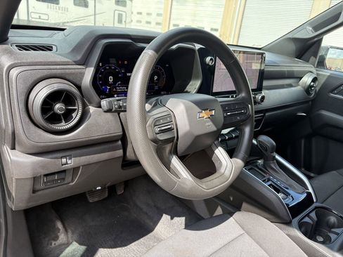 Used 2024 Chevrolet Colorado W/T image 14