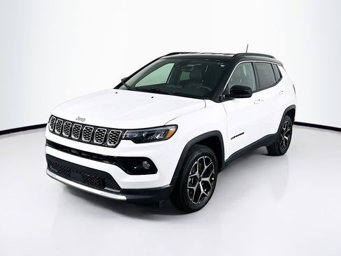 Used 2025 Jeep Compass Limited AWD/4WD image 3