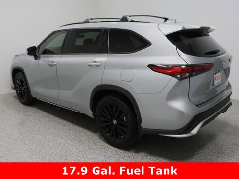 Used 2023 Toyota Highlander XSE image 9