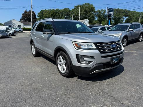 Used 2016 Ford Explorer XLT w/ Equipment Group 202A AWD/4WD image 1