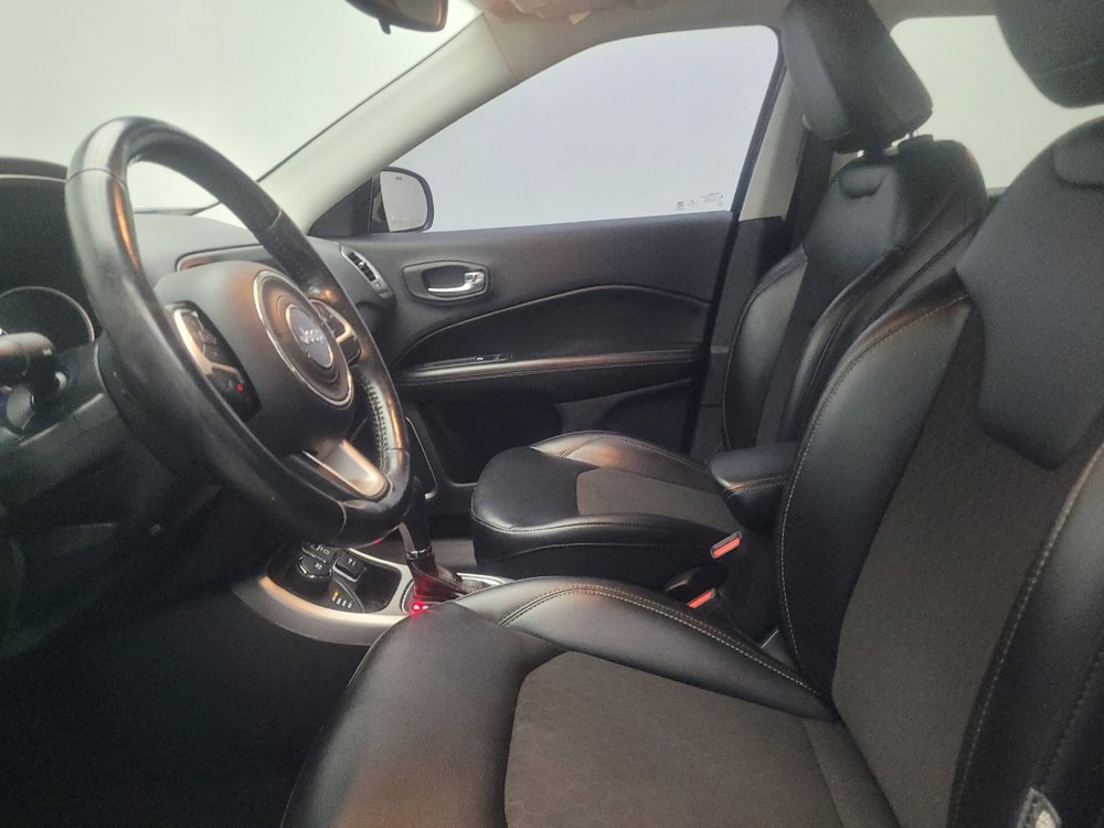 Used 2020 Jeep Compass Latitude w/ Cold Weather Group AWD/4WD image 17