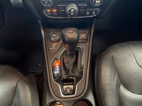 Used 2021 Jeep Cherokee Limited AWD/4WD image 19