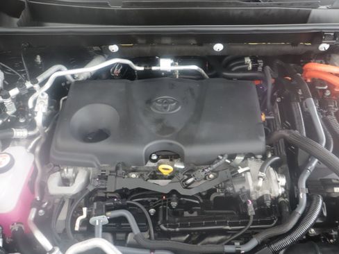 Used 2023 Toyota RAV4 SE w/ Weather & Moonroof Package image 22