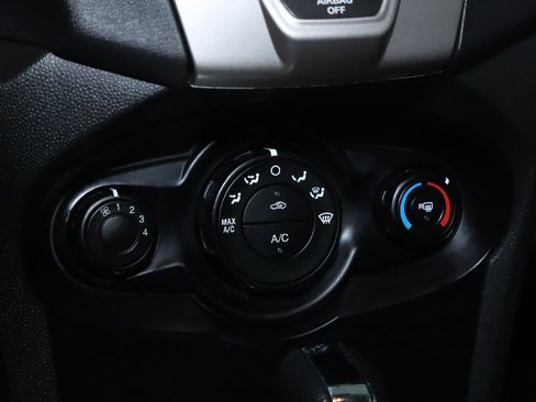 Used 2013 Ford Fiesta SE image 26