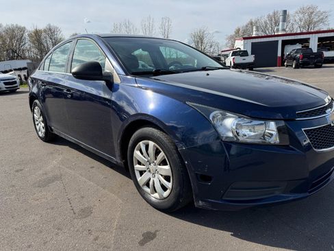 Used 2011 Chevrolet Cruze LS w/ Connectivity Package FWD image 12