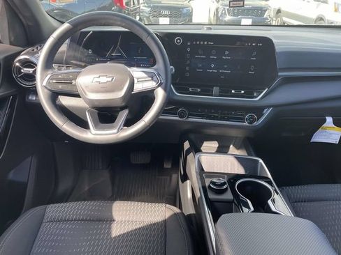 Used 2026 Chevrolet Equinox LT w/ LPO, Floor Liner Package AWD/4WD image 25