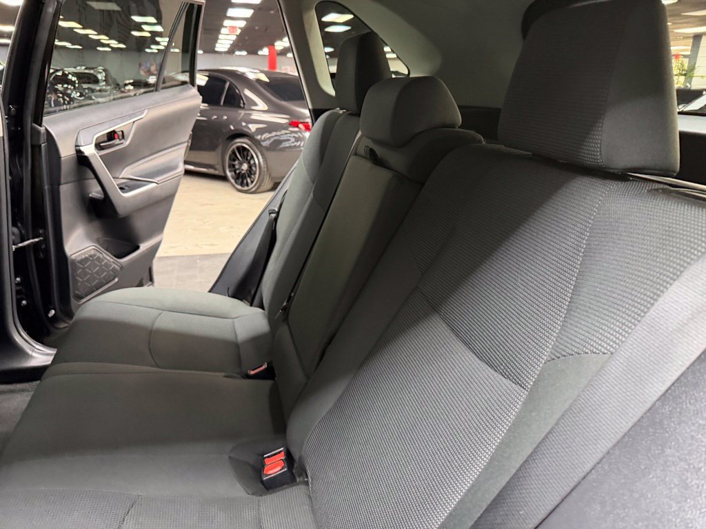 Used 2022 Toyota RAV4 LE FWD image 38