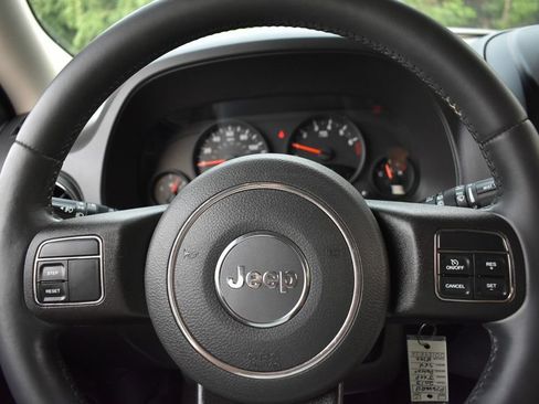 Used 2013 Jeep Patriot Latitude FWD image 16