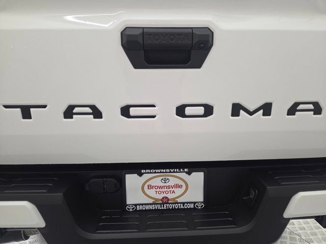 Used 2025 Toyota Camry SE w/ Convenience Package FWD image 42