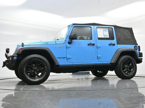 Used 2018 Jeep Wrangler Unlimited Rubicon w/ Connectivity Group AWD/4WD image 45