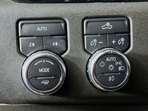 Used 2023 GMC Sierra 1500 Elevation image 17