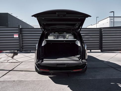 Used 2023 Land Rover Range Rover SE image 15