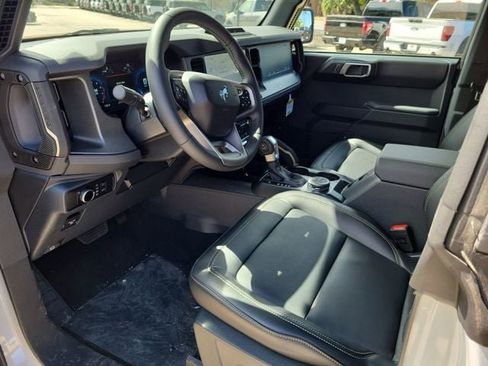 New 2026 Ford Bronco Badlands w/ Sasquatch Package AWD/4WD image 13