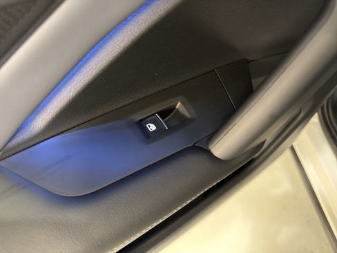 Certified 2026 Volkswagen Tiguan SEL R-Line image 25