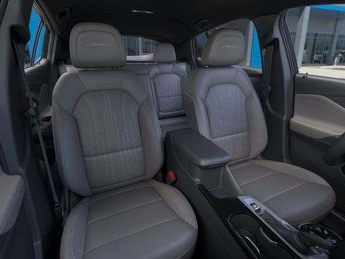 New 2026 Buick Envista Avenir image 16
