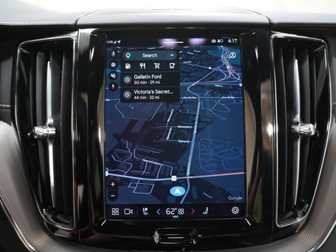 Used 2022 Volvo XC60 B5 R-Design w/ Advanced Package image 18