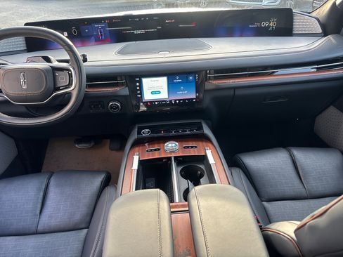 New 2026 Lincoln Navigator L Black Label image 30