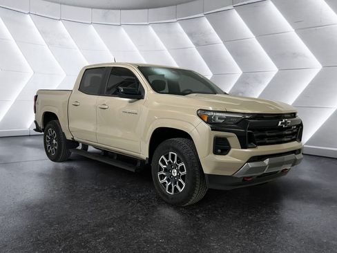 Used 2023 Chevrolet Colorado Z71 w/ Z71 Convenience Package 2 AWD/4WD image 1
