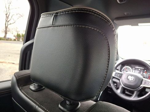 Used 2024 RAM 1500 Laramie image 14