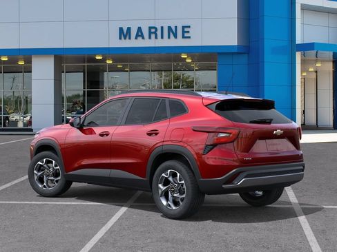 New 2026 Chevrolet Trax LT w/ LT Convenience Package FWD image 3