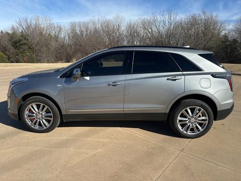 Certified 2025 Cadillac XT5 Sportv image 2