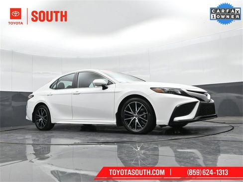 Used 2023 Toyota Camry SE w/ Cold Weather Package image 44
