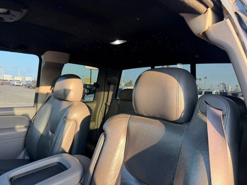 Used 2005 Chevrolet Silverado 2500 LT w/ Heavy-Duty Power Package AWD/4WD image 24